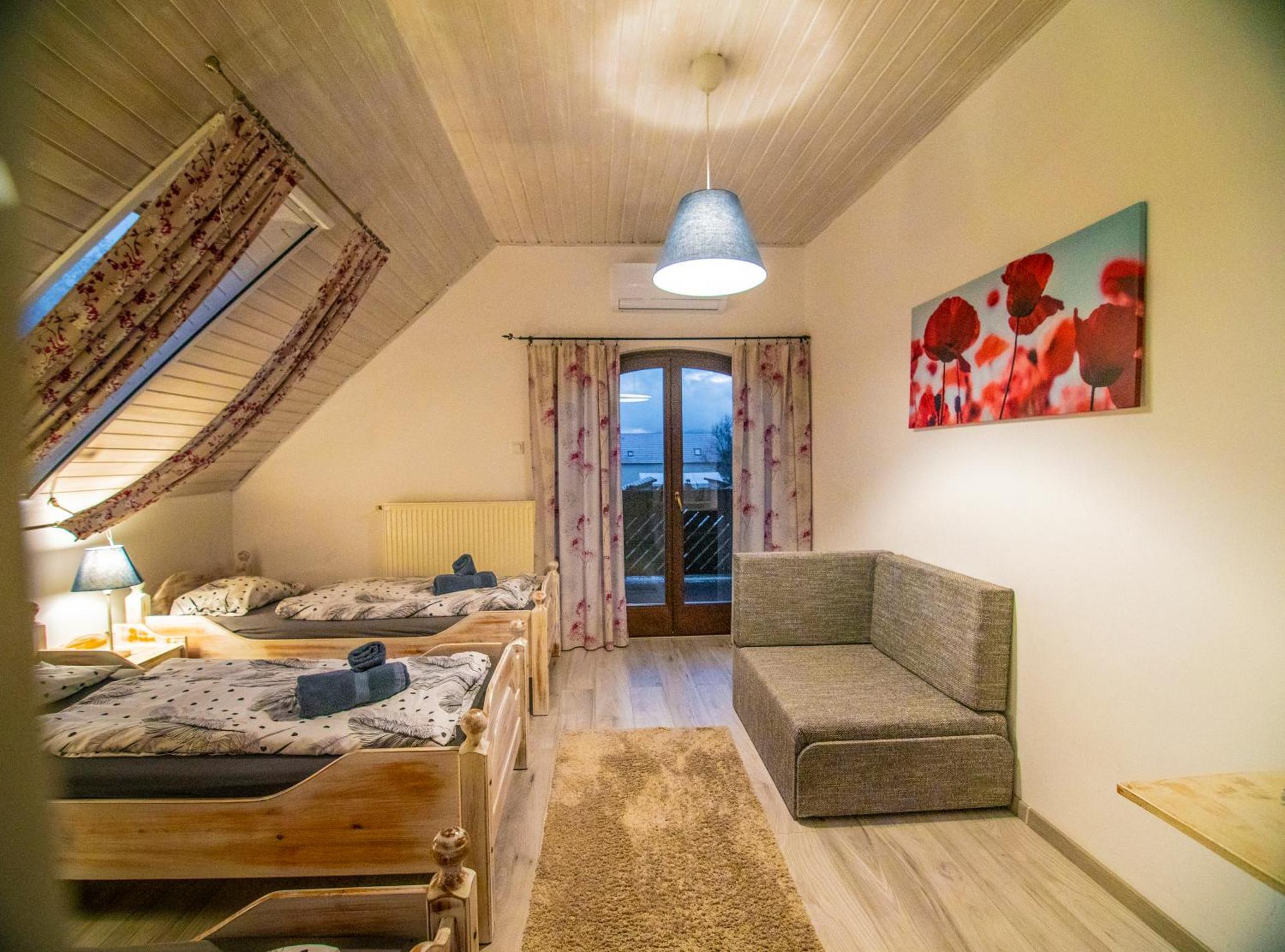 Gyulavezér Lovasbirodalma Gyulakeszi Extérieur photo