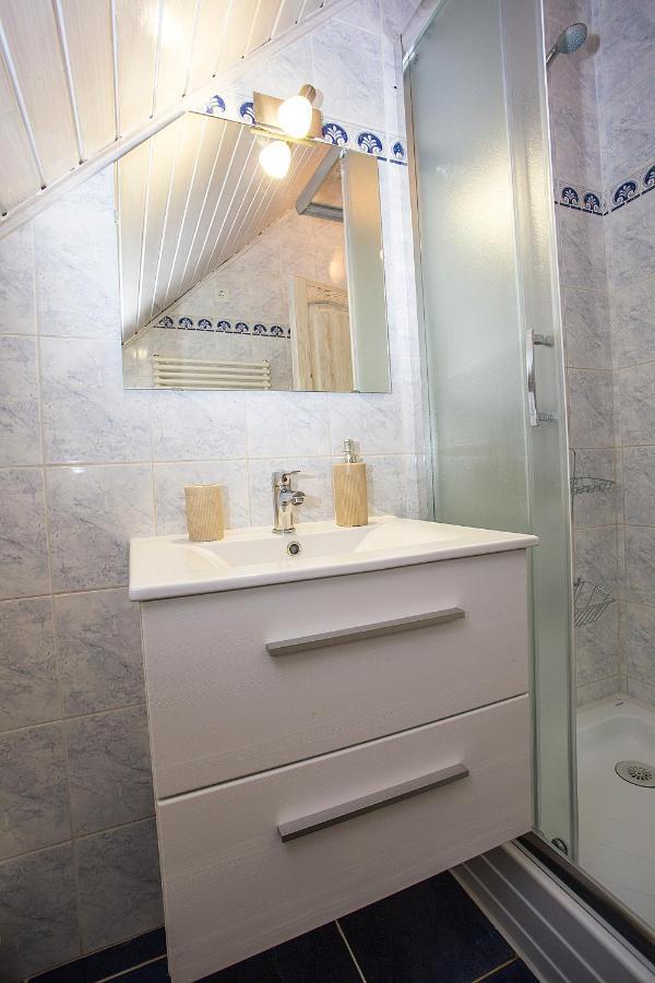 Gyulavezér Lovasbirodalma Gyulakeszi Chambre photo